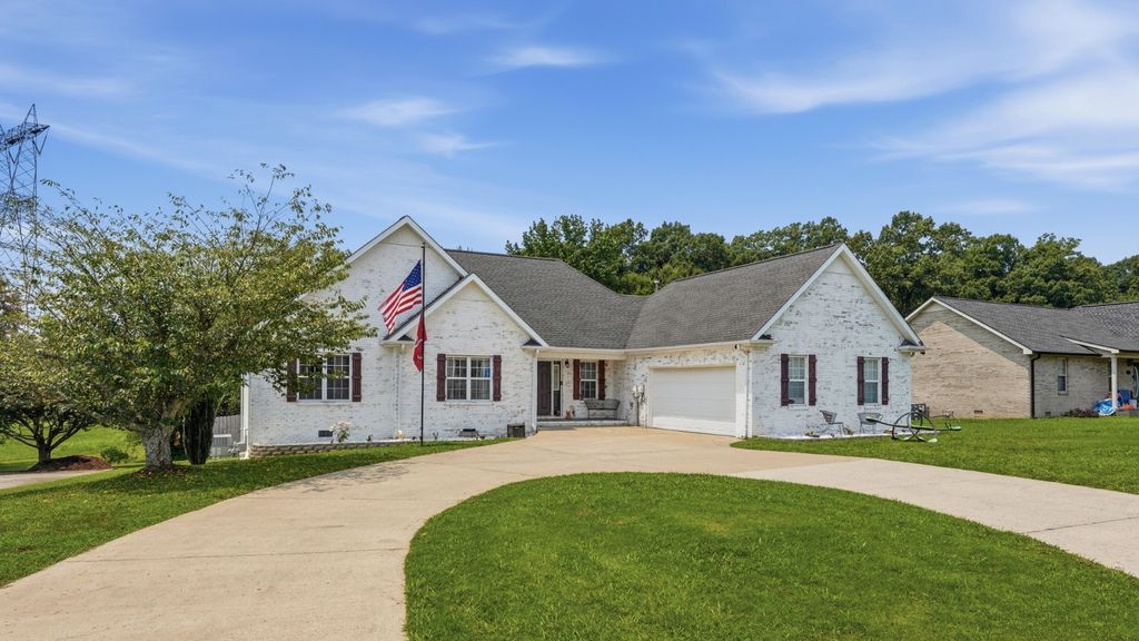 161 Cumberland Oaks Dr, Tullahoma