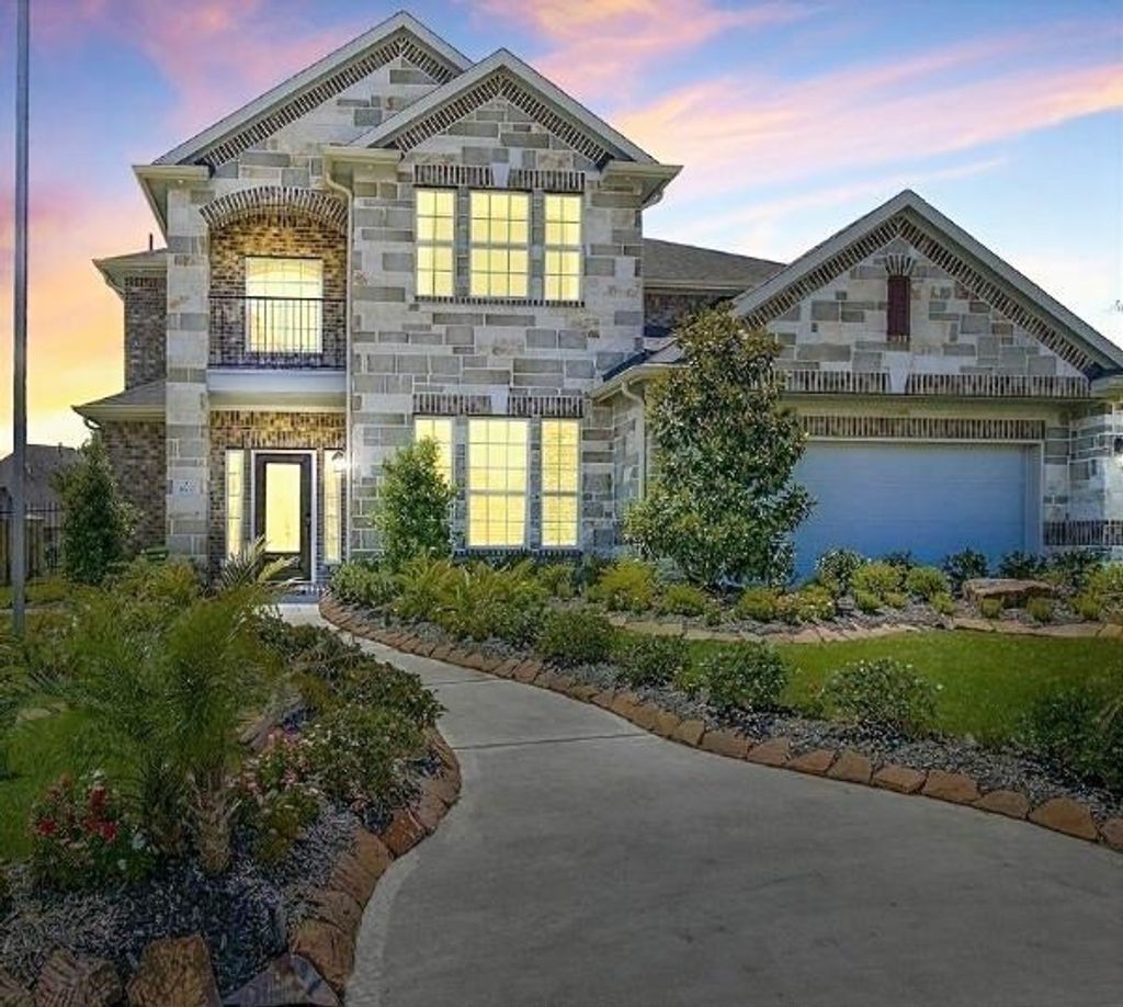 9550 Loyola Drive, Brentwood