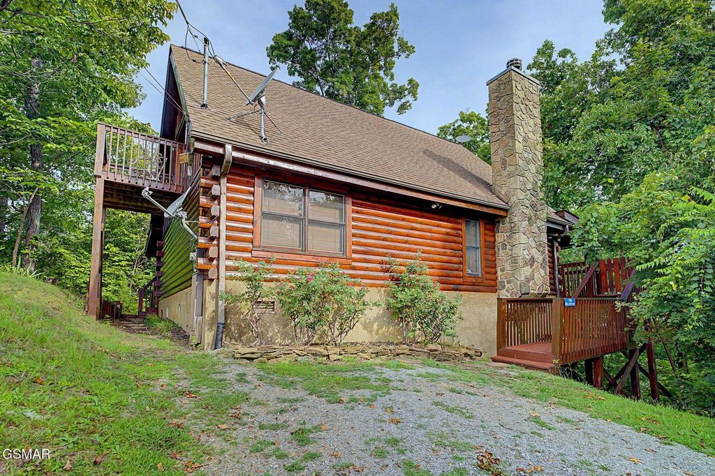 1065 Willard Way, Sevierville