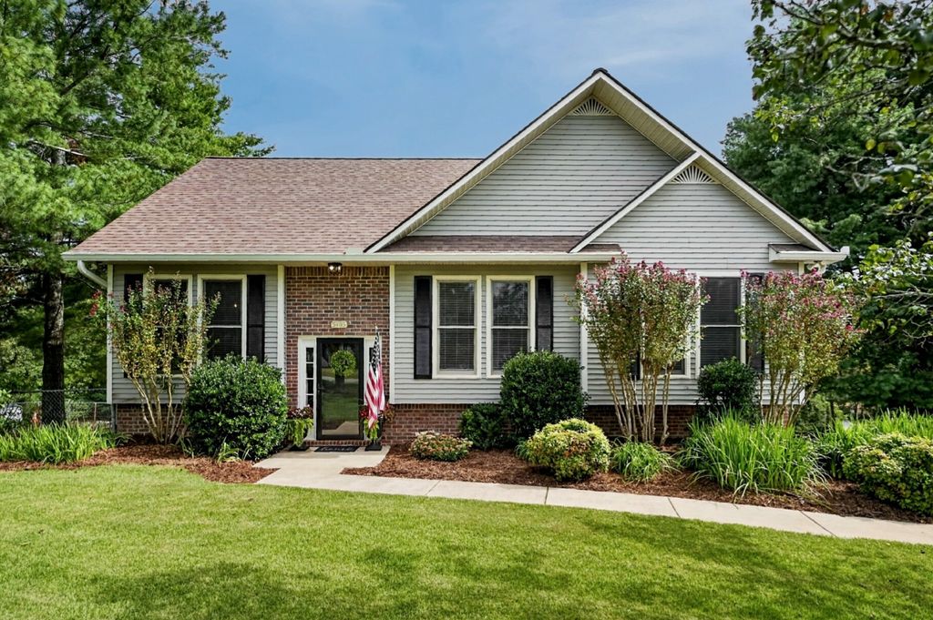 3405 Riveroaks Dr, Cookeville