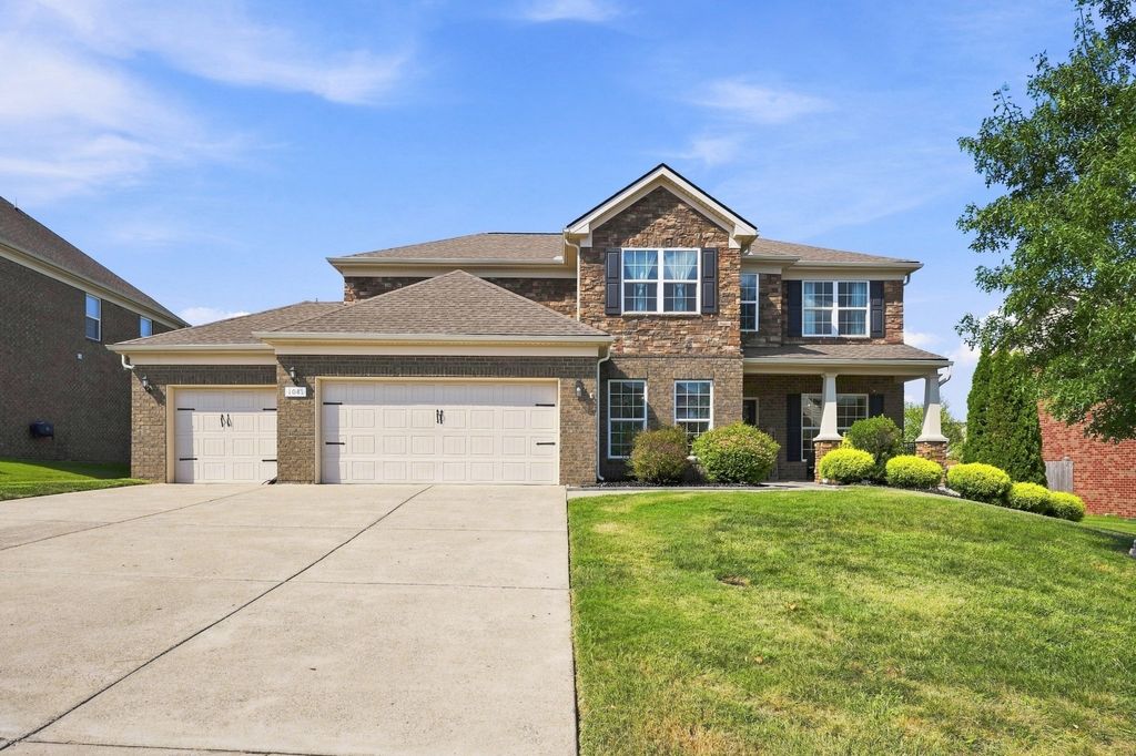 1081 Abberley Cir, Hendersonville