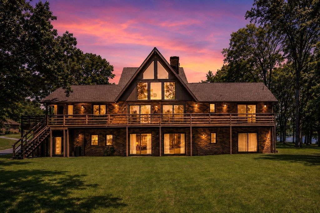 103 W Ridge Dr, Hendersonville