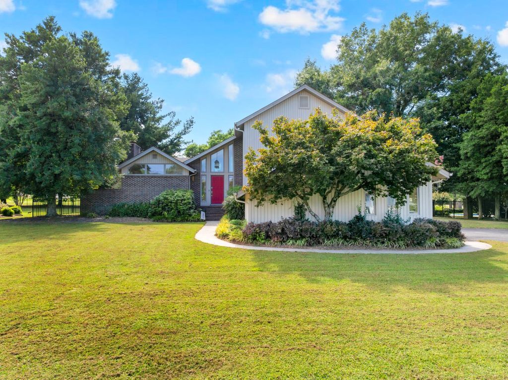 203 Kingsridge Blvd, Tullahoma