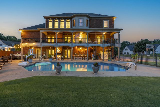2020 Shoreline Dr, Mount Juliet