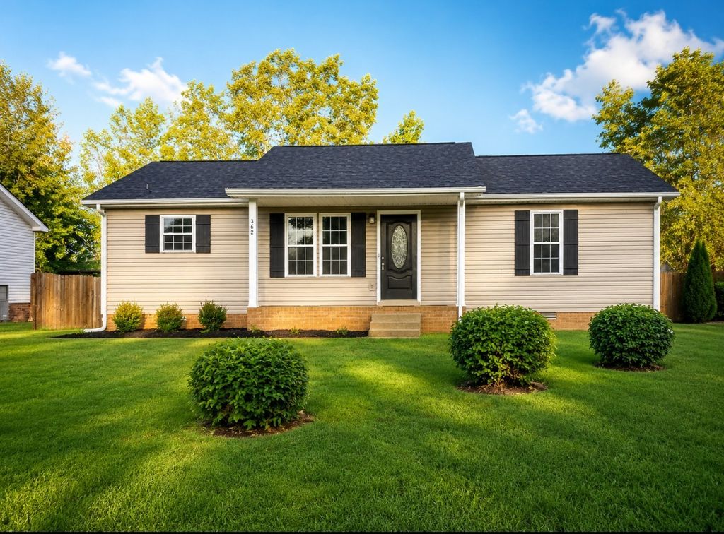 362 Lafayette Point Cir, Clarksville