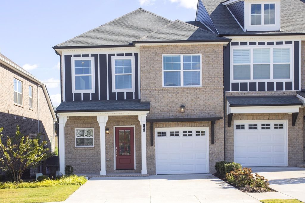 127 Dameron Private Dr, Hendersonville