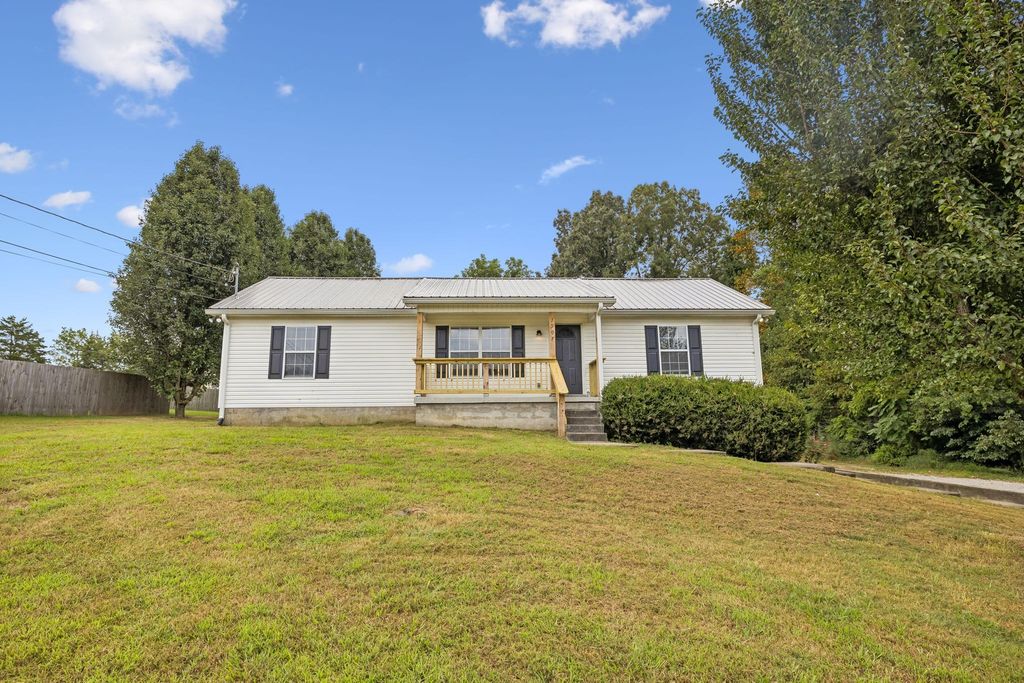 7907 Crossroads Dr, Lyles