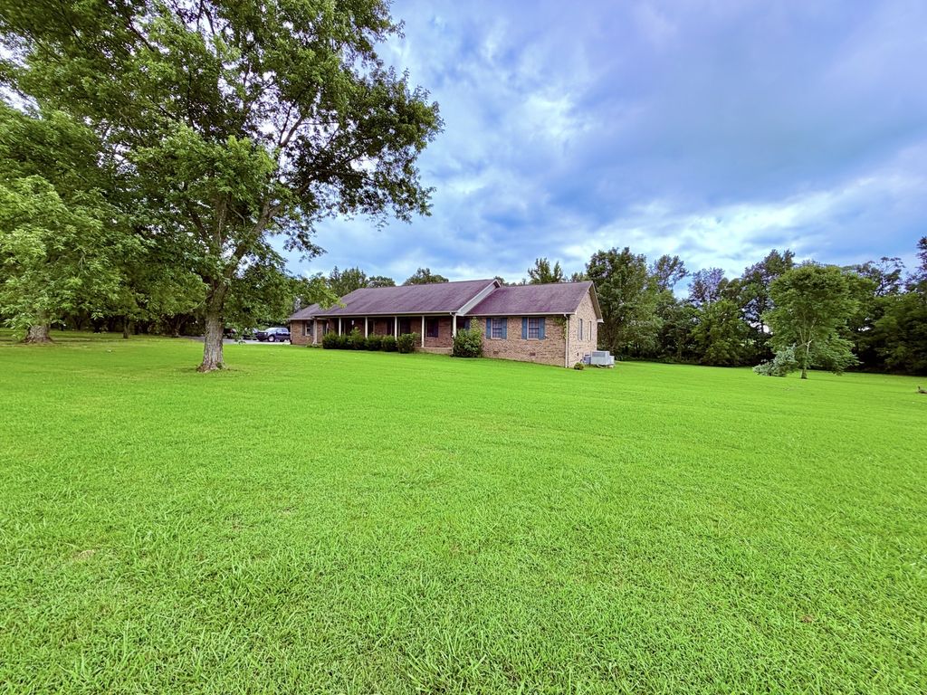 1518 Highway 140 E, Puryear