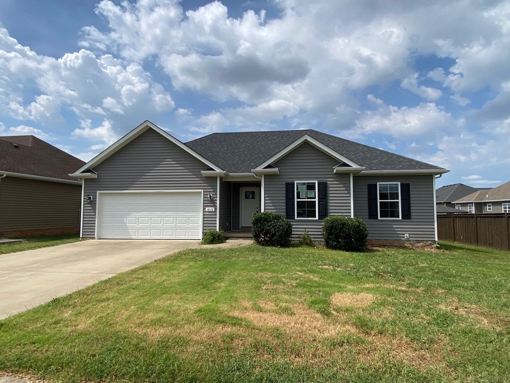 813 Pleasant Meadow Ln, Bowling Green