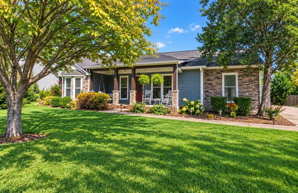 237 Peebles Dr, Smyrna