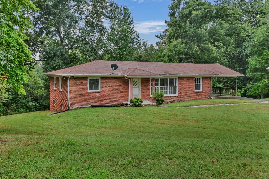 2064 Lintwood Dr, Clarksville