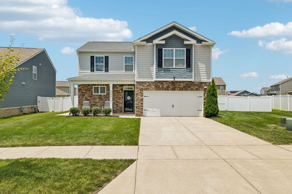 4096 Crossing Way, White House
