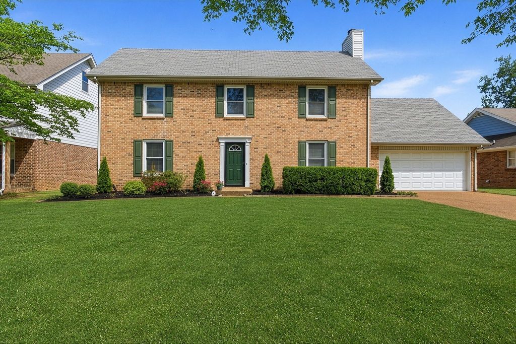 609 Sugartree Ln, Franklin