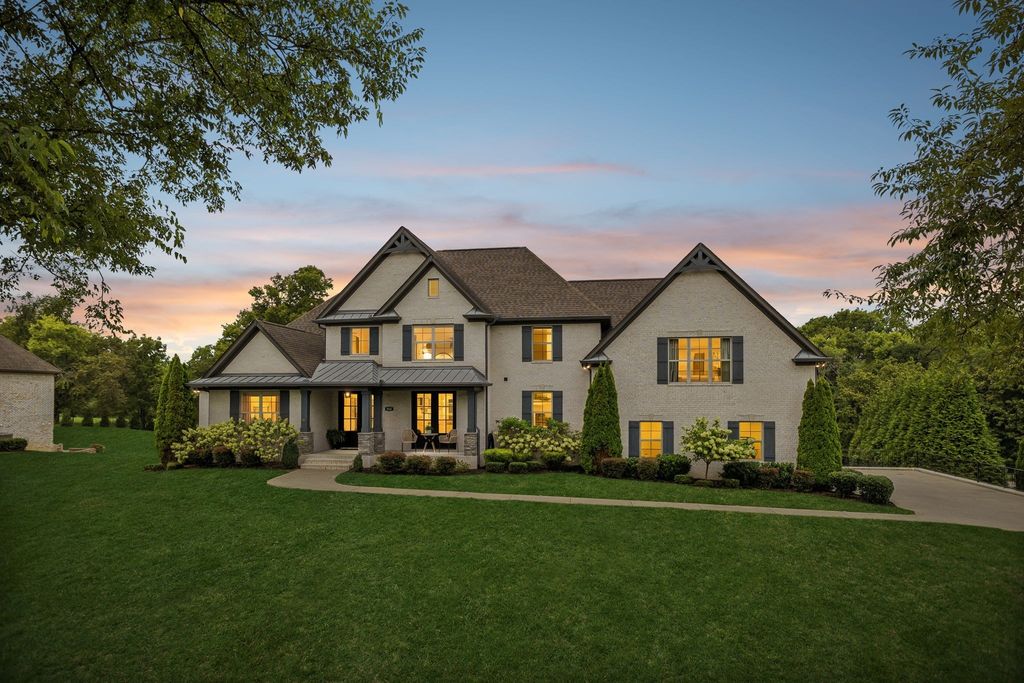868 Douglas Bend Rd, Gallatin