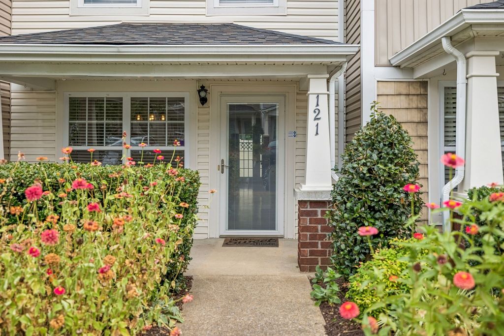 121 Shadow Glen Dr, Nashville