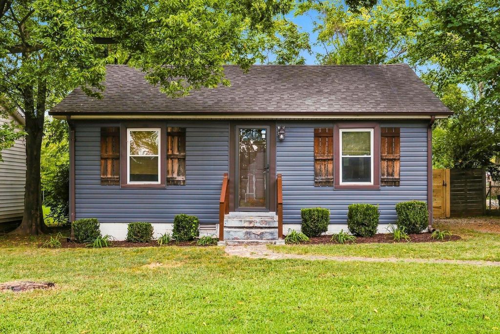 321 Hickory St, Madison