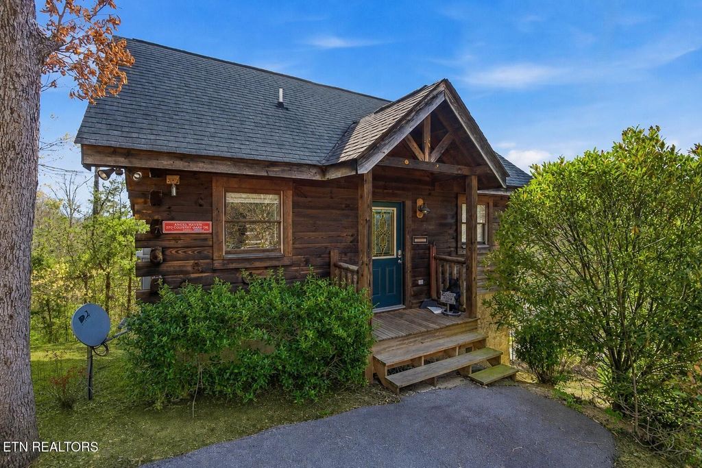 570 Country Oaks Drive, Pigeon Forge