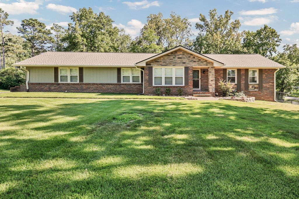 1301 Southern Pkwy, Clarksville