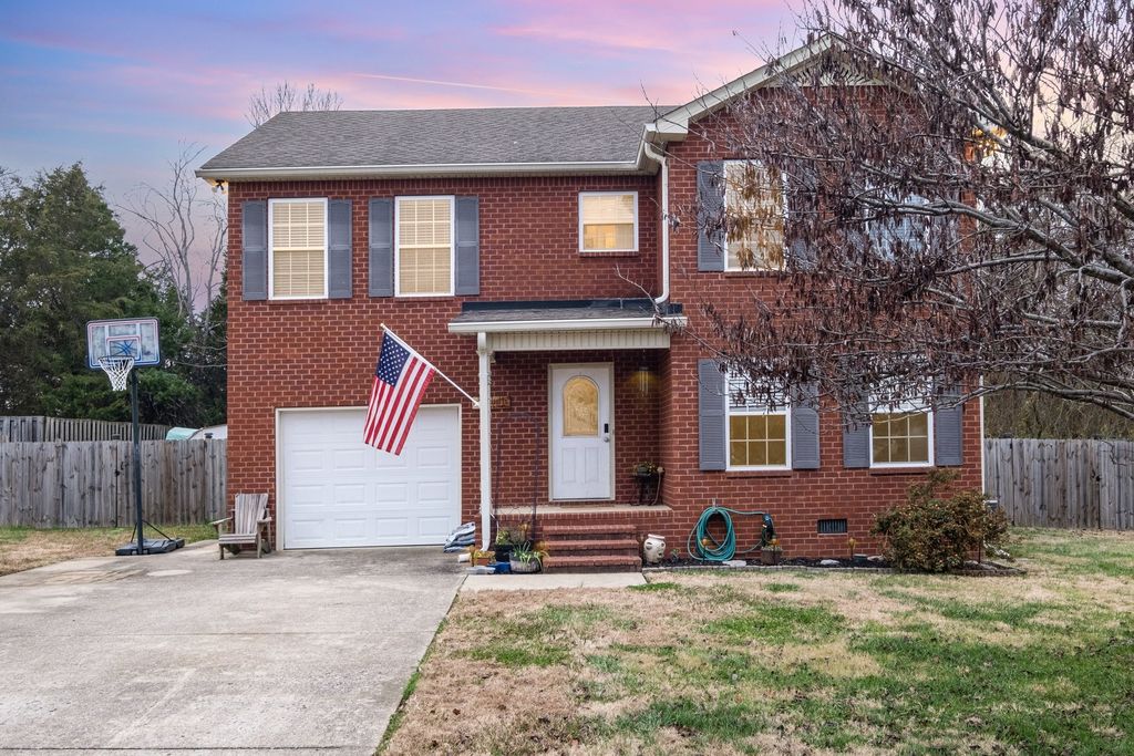 1543 John Galt Dr, Lebanon