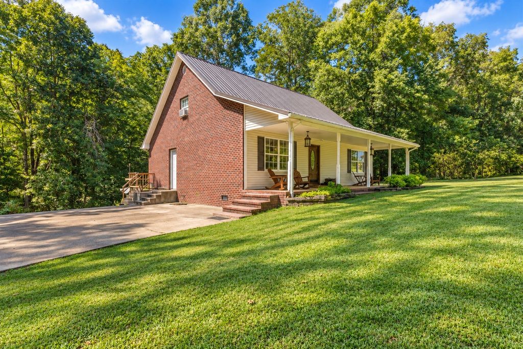 7061 E Plunders Creek Rd, Dickson