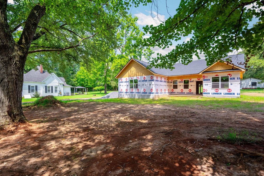 2352 Parksville Road, Benton