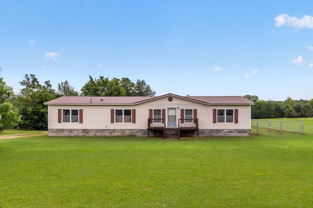 583 Beasleys Bend Rd, Lebanon