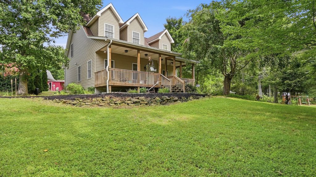 242 Robert Simmons Road, Graysville