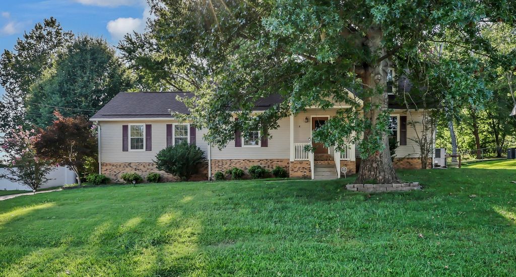 1025 Hillshire Dr, Clarksville