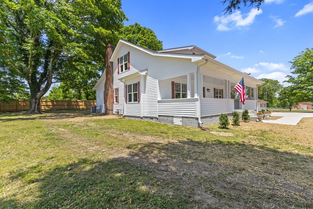 3217 Church St, Burns
