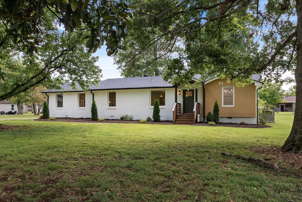310 Lisa Ln, Gallatin