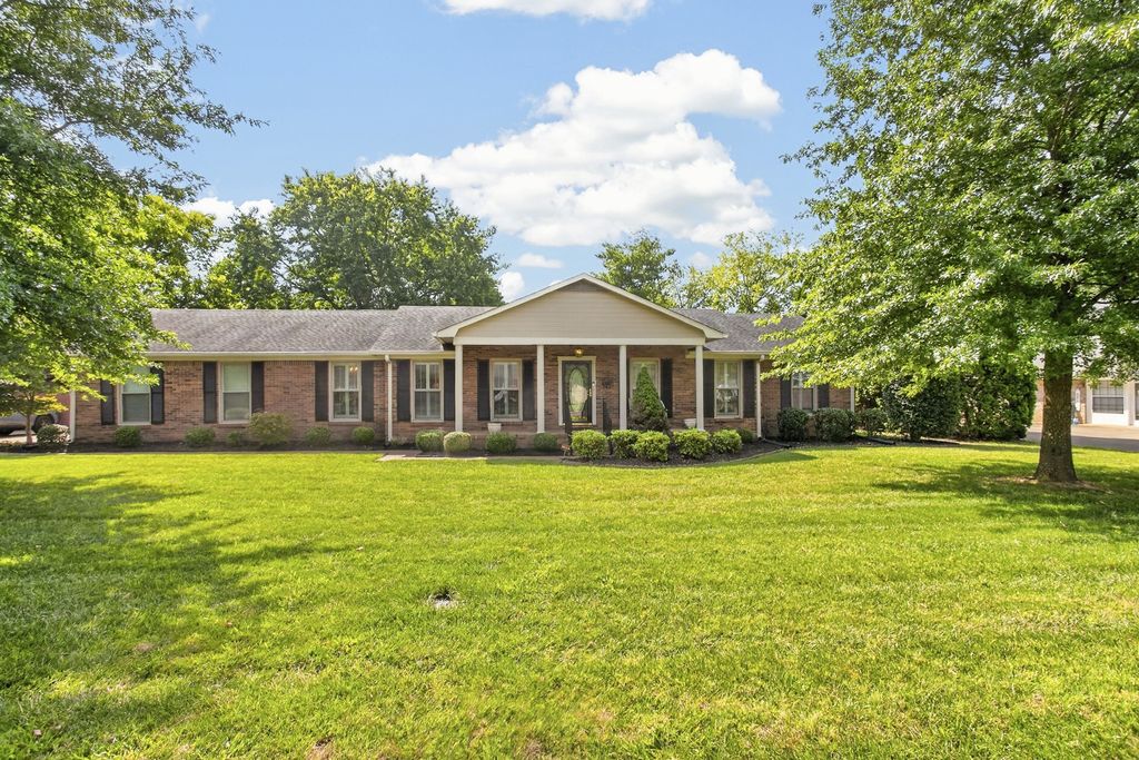 1862 James Dr, Murfreesboro
