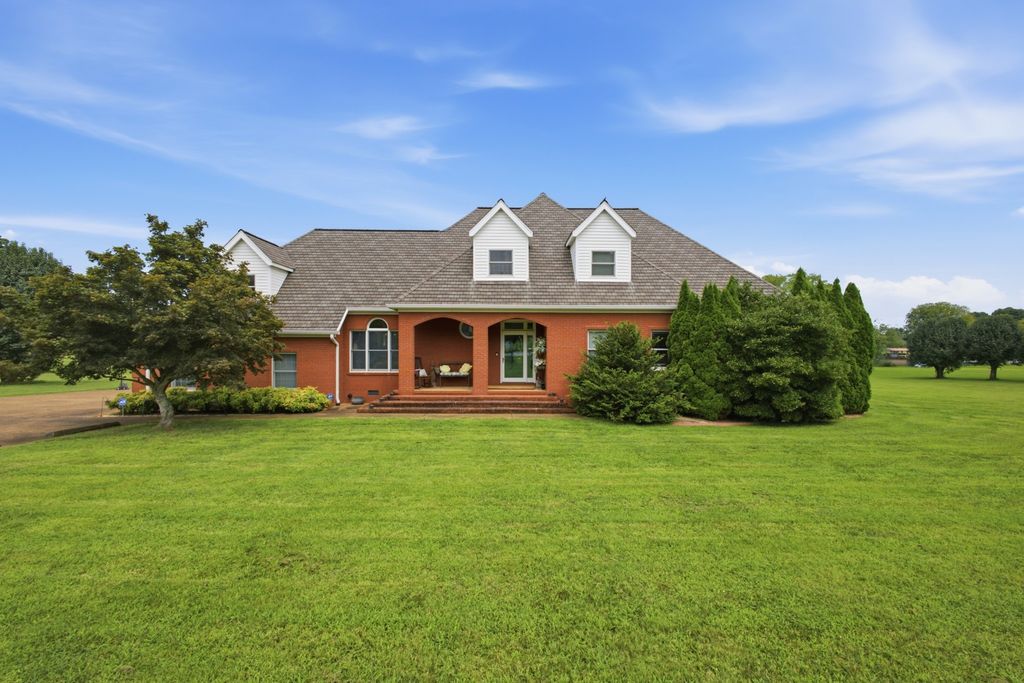 662 River Rd, Kingston