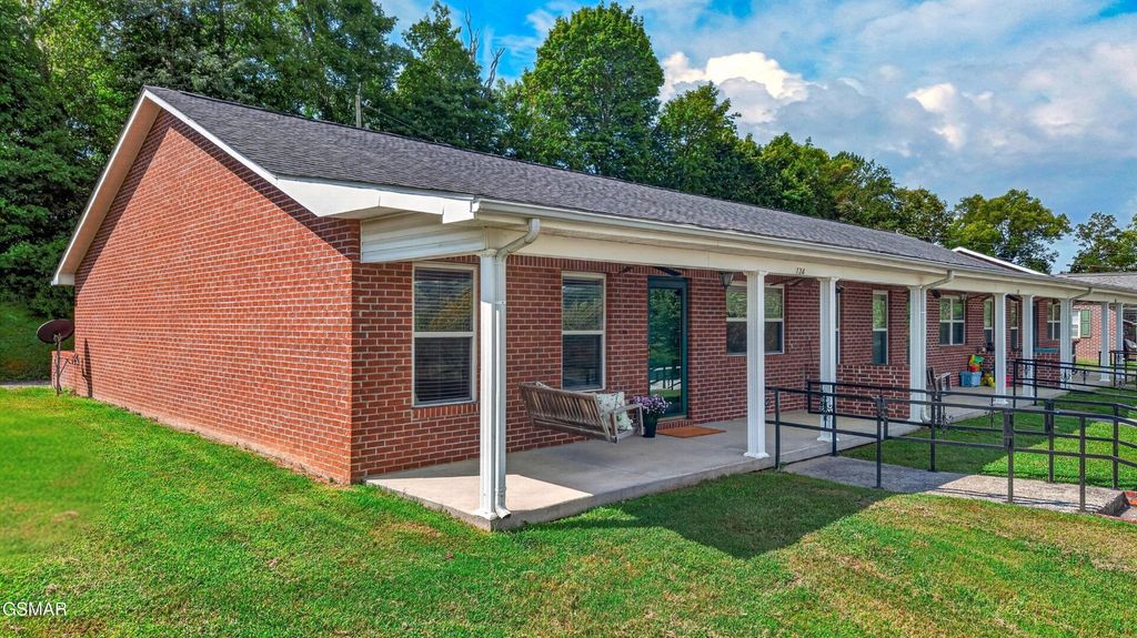 134 Hackberry Way, Dandridge