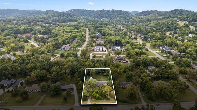 1511 Harding Pl, Nashville