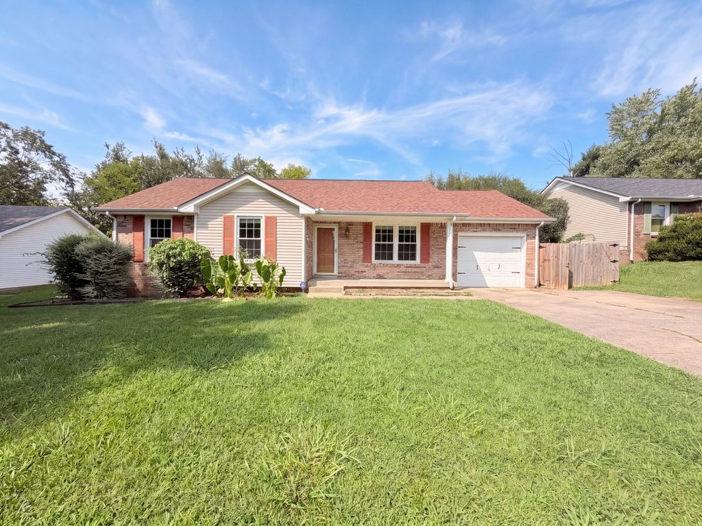 1227 Crystal Dr, Clarksville