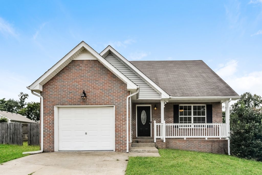 224 Pappy Dr, Oak Grove