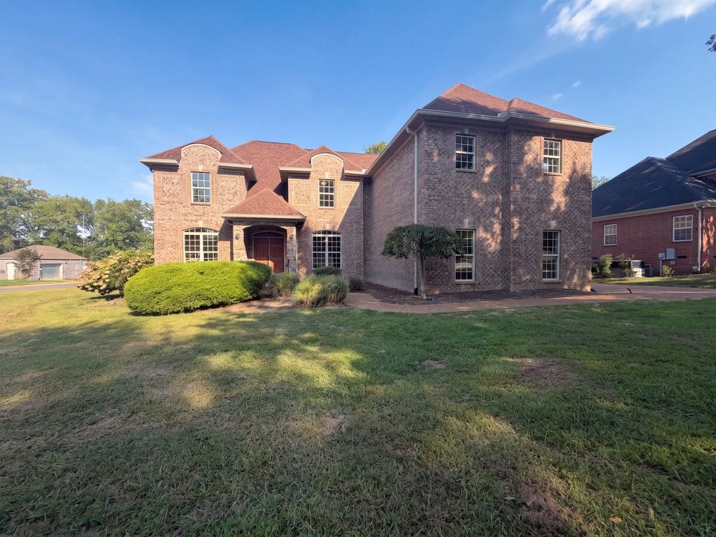 103 Turning Leaf Way, Hendersonville