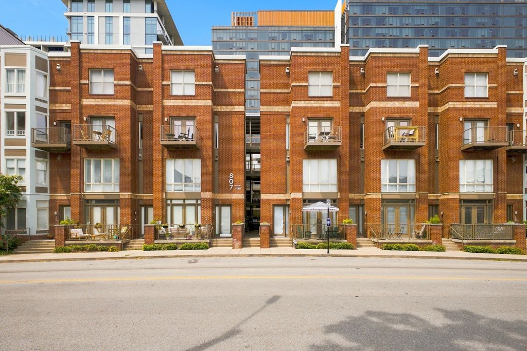 807 18th Ave S 209, Nashville
