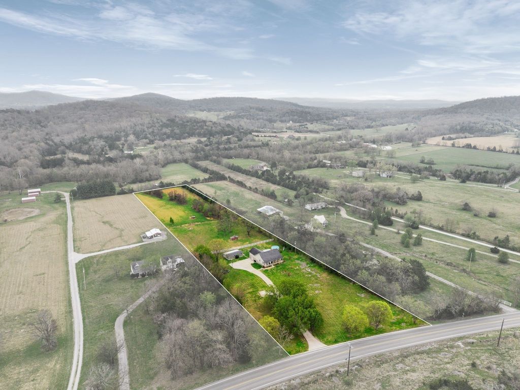 15541 Cainsville Rd, Milton