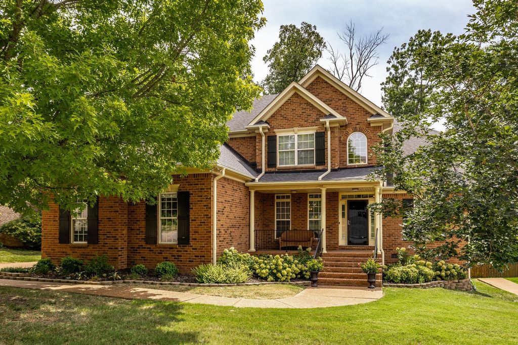 1074 Mansker Farm Blvd, Hendersonville