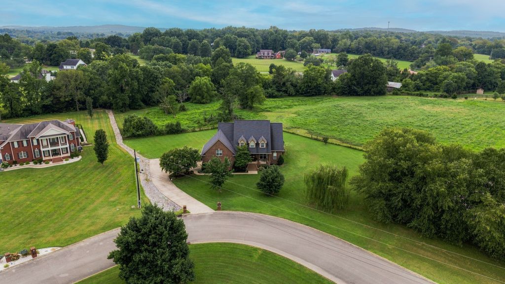 636 Greene Dr, Lebanon