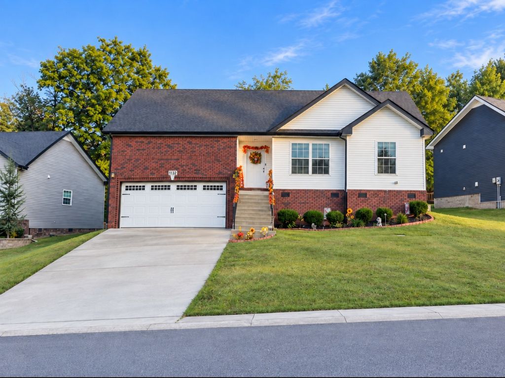 1132 Racker Dr, Clarksville