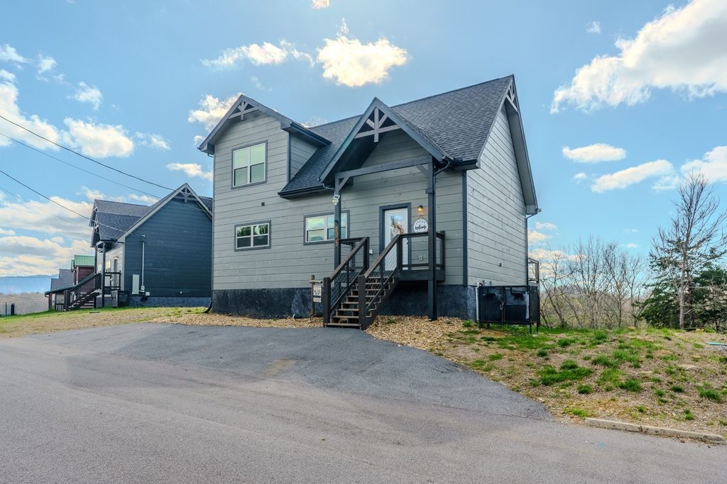 2053 Eagle Feather Dr, Sevierville