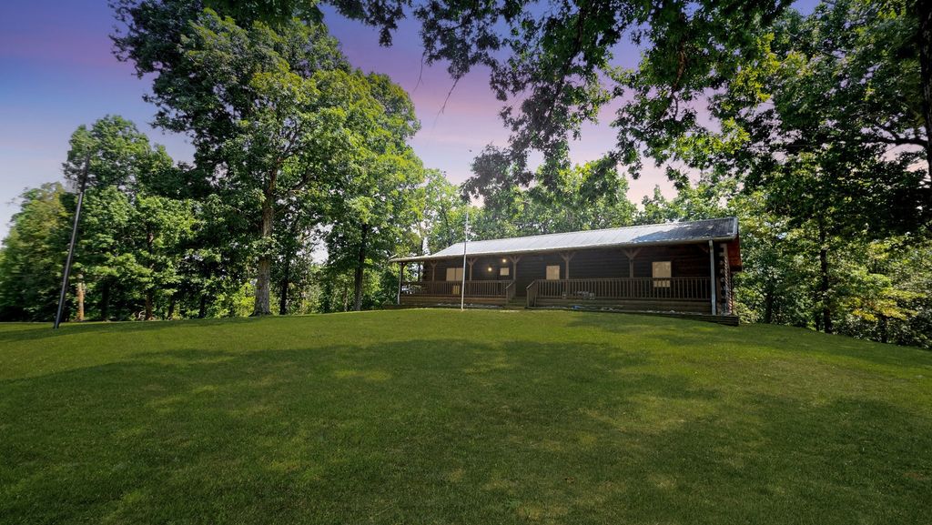 160 Poplar Dr, Buchanan