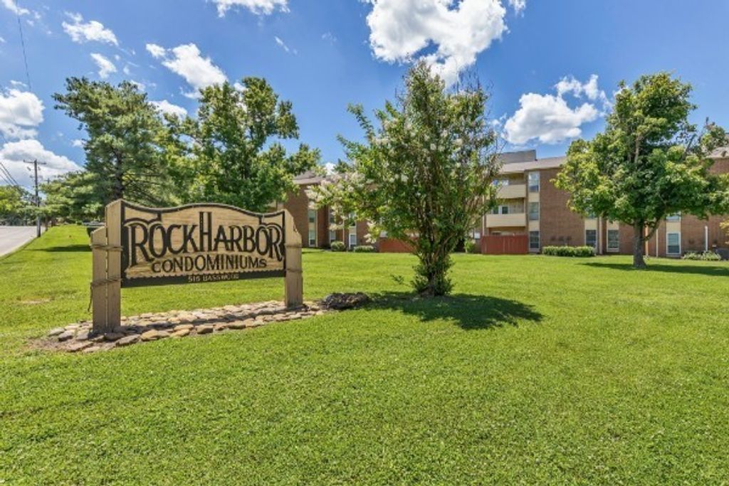 515 Basswood Ave 82, Nashville