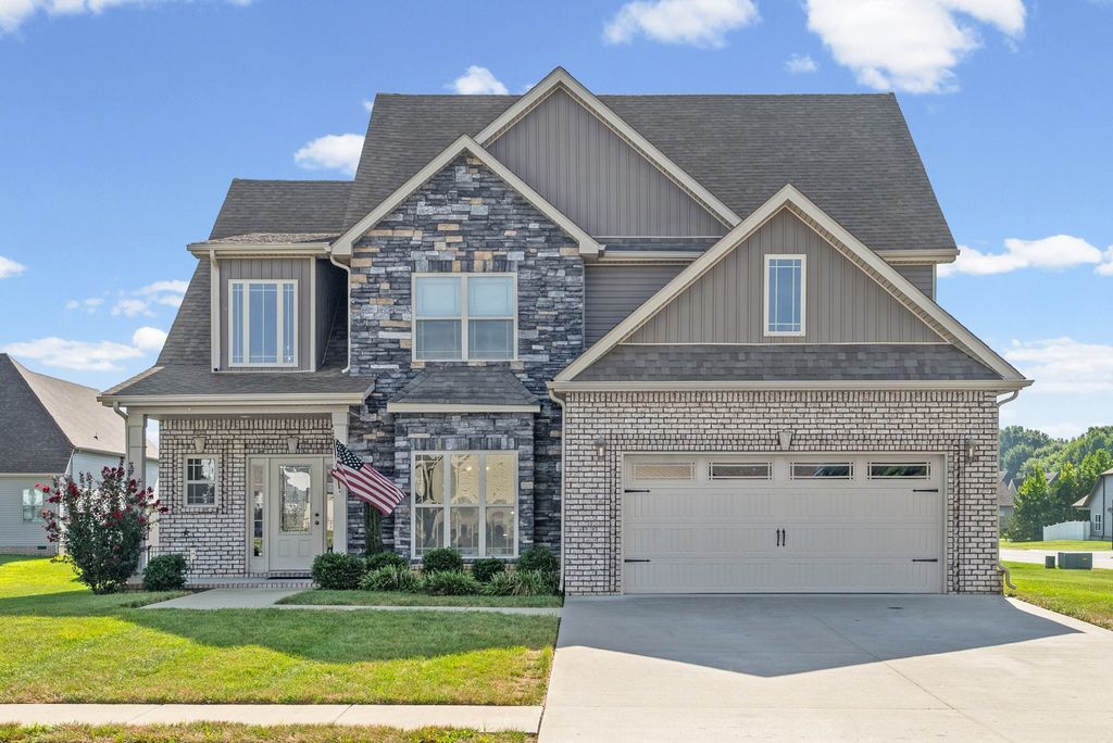 537 Bowden Dr, Clarksville