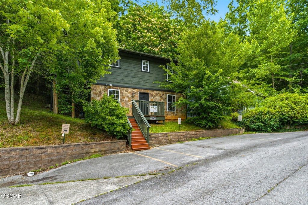 656 Morning Mist Way, Gatlinburg