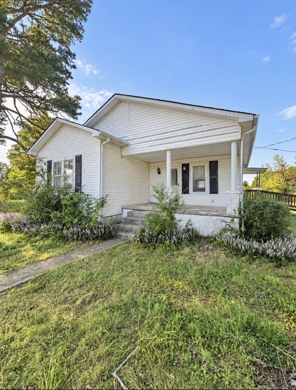560 State Line Rd, Loretto