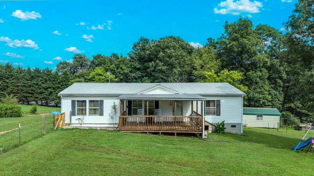105 County Road 266, Sweetwater