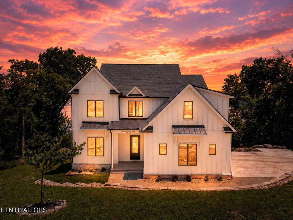 285 E Shore Drive, Rockwood